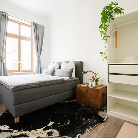 Theleaf - Design & Cafe Apartment *